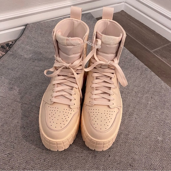 Nike Air Jordan 1 Brooklyn Guava Ice Sail Women's Cream/Pink Platform Boots Sz 8 - Picture 3 of 8
